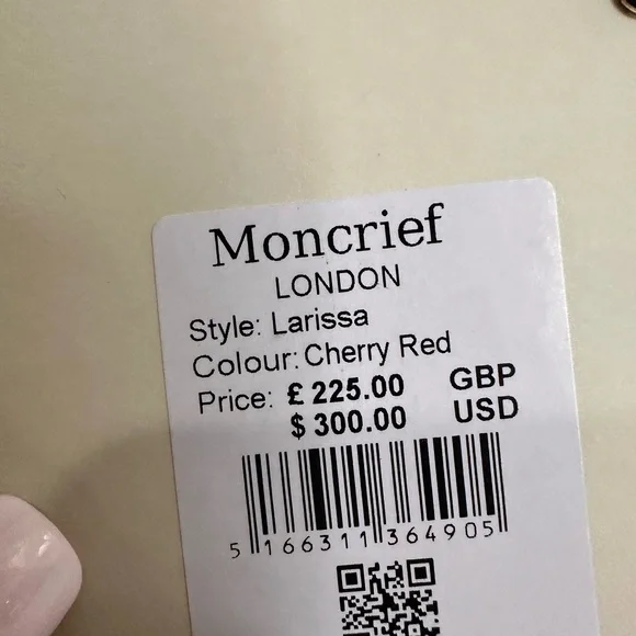 Moncrief London Larissa Style Wallet in Cherry Red. British Luxury Brand. - Picture 5 of 5